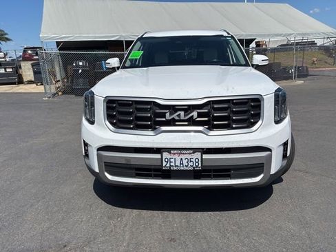 Certified 2023 Kia Telluride S image 2