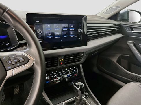 Used 2025 Volkswagen Jetta SE FWD image 26