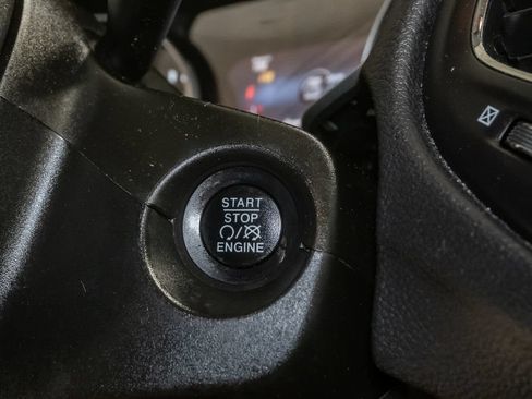 Used 2019 Jeep Compass Latitude w/ Popular Equipment Group AWD/4WD image 16