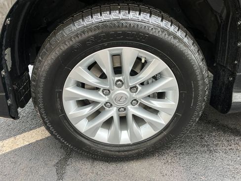 Used 2021 Lexus GX 460 w/ Accessory Package image 25