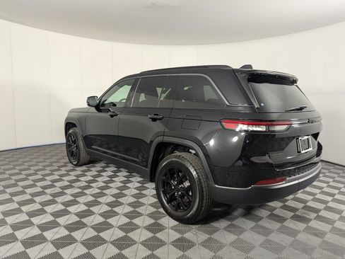 New 2026 Jeep Grand Cherokee Altitude RWD image 8