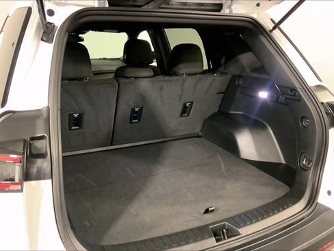 Used 2026 Chevrolet Equinox LT FWD image 5
