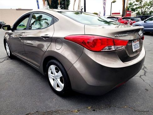 Used 2013 Hyundai Elantra GLS w/ Preferred Pkg image 3