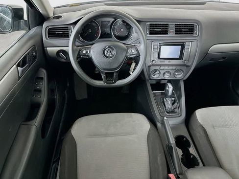 Used 2018 Volkswagen Jetta S image 9