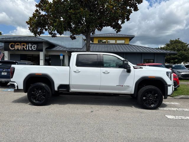 Used 2025 GMC Sierra 2500 AT4 AWD/4WD image 8