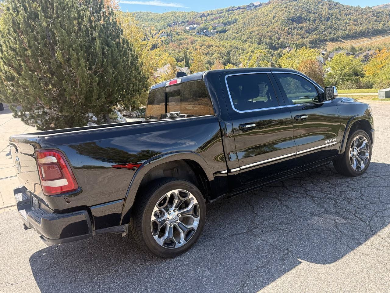 Used 2020 RAM 1500 Limited w/ Body Color Bumper Group RWD image 6