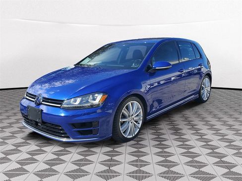 Used 2017 Volkswagen Golf R 4-Door image 3