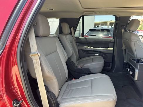 Used 2020 Ford Expedition XLT w/ Equipment Group 202A RWD image 32