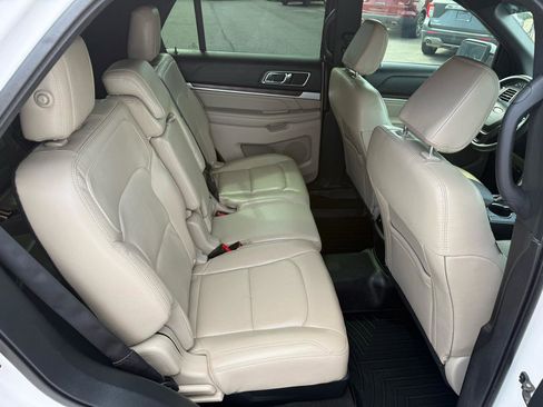 Used 2018 Ford Explorer Limited w/ Equipment Group 301A AWD/4WD image 21