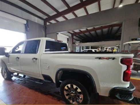 Used 2023 Chevrolet Silverado 2500 Custom w/ Custom Value Package image 7