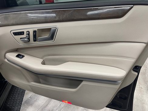 Used 2014 Mercedes-Benz E 350 Sport image 28