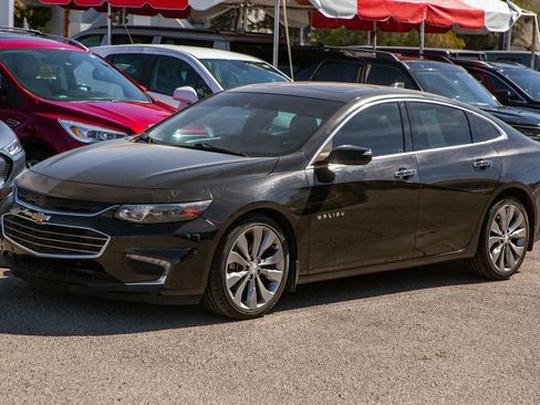 Used 2017 Chevrolet Malibu Premier w/ Premier Sun and Wheel Package image 9