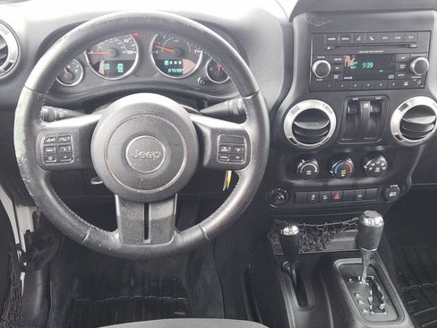 Used 2016 Jeep Wrangler Sahara w/ Connectivity Group AWD/4WD image 24