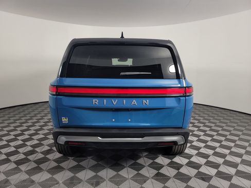 Used 2023 Rivian R1S Adventure image 4