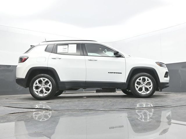Used 2024 Jeep Compass Latitude AWD/4WD image 60