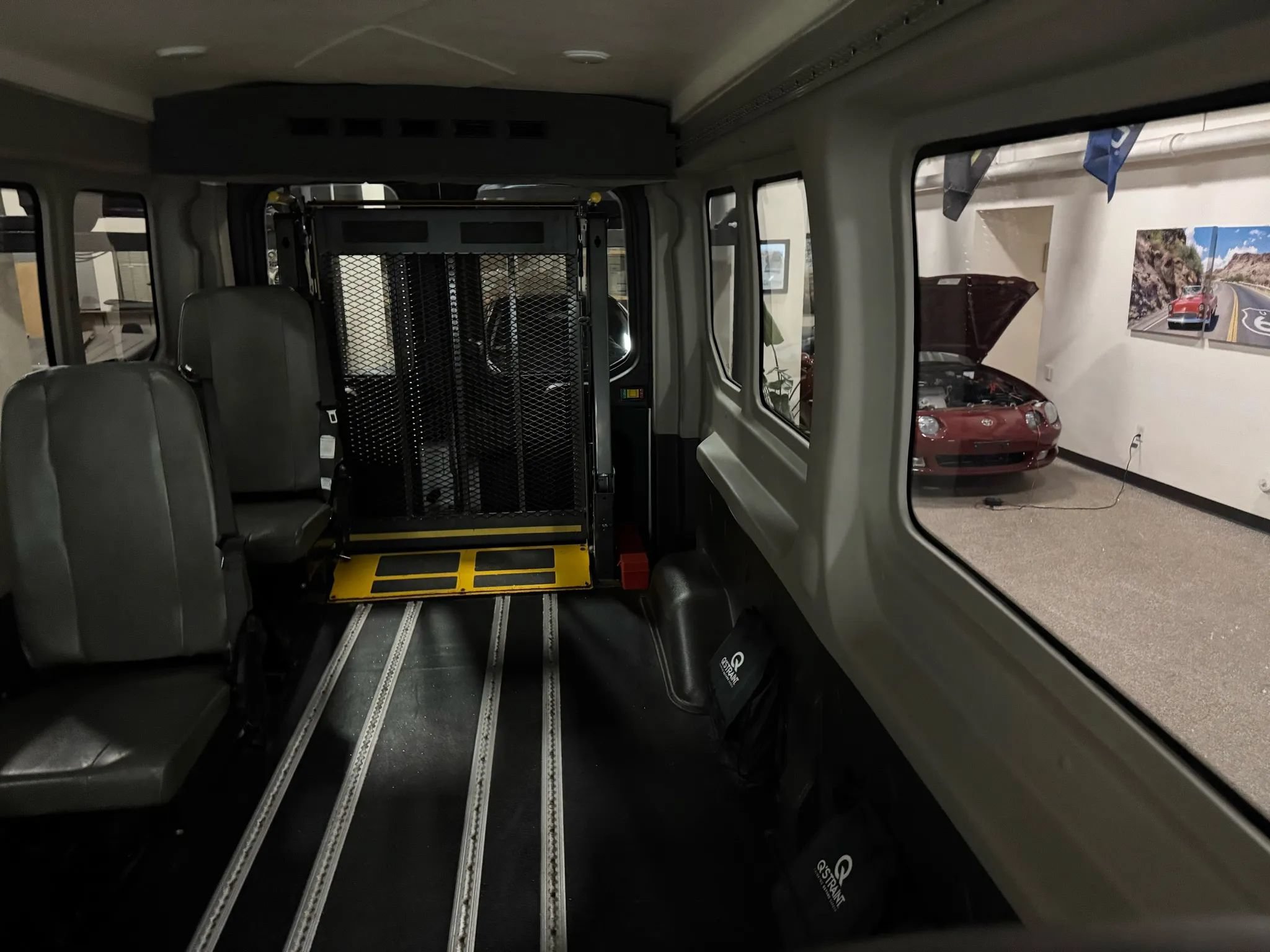 Used 2019 Ford Transit 250 148 Medium Roof RWD image 33