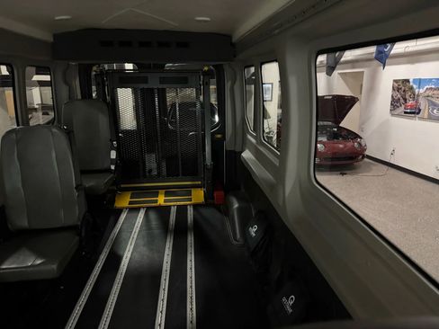 Used 2019 Ford Transit 250 148 Medium Roof image 33