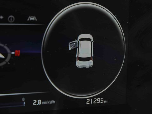 Certified 2023 Kia Niro Wave w/ Wave Preserve Package image 10