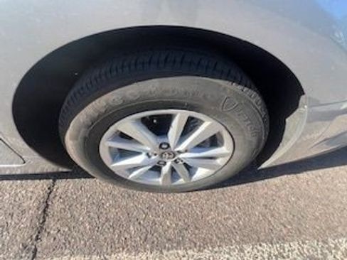 Used 2025 Toyota Camry LE image 10