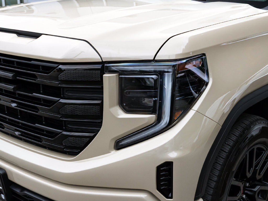 Used 2022 GMC Sierra 1500 Elevation AWD/4WD image 35