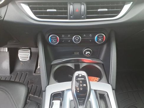Used 2020 Alfa Romeo Stelvio Ti Sport w/ Quick Order Package 22S Sport AWD/4WD image 24