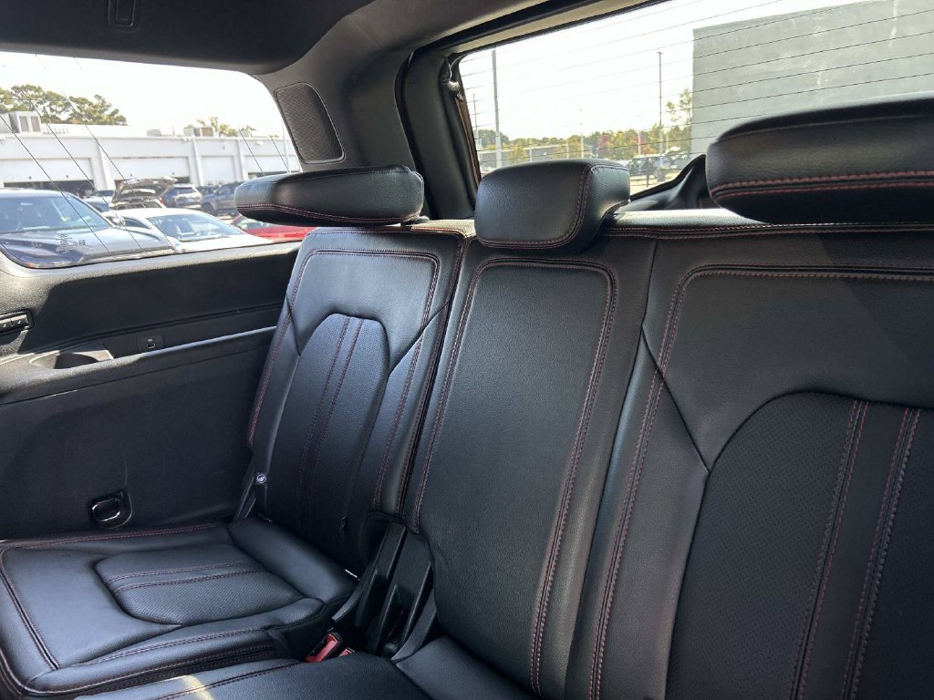 Used 2019 Ford Expedition Limited w/ Equipment Group 303A AWD/4WD image 17