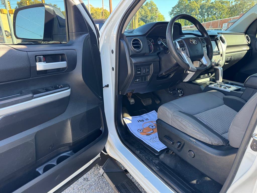 Used 2015 Toyota Tundra SR5 w/ SR5 Upgrade Package AWD/4WD image 13