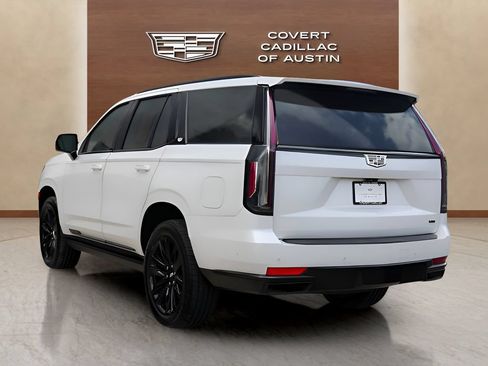 Used 2022 Cadillac Escalade Sport Platinum AWD/4WD image 3