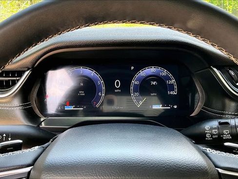 Used 2025 Jeep Grand Cherokee L Limited image 12