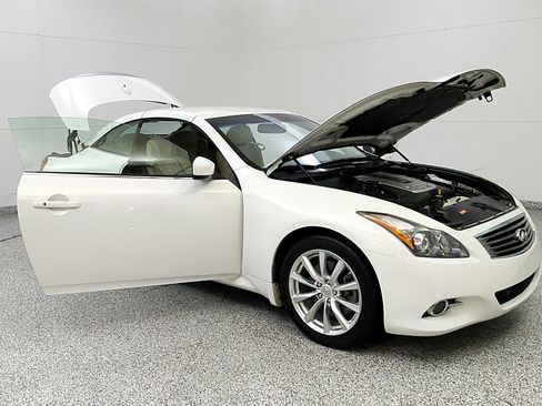 Used 2013 INFINITI G37 Convertible w/ Premium Pkg RWD image 9