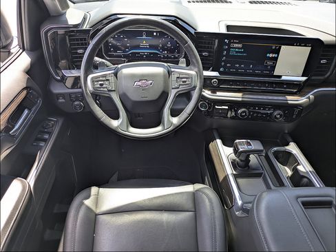 Certified 2022 Chevrolet Silverado 1500 LT Trail Boss w/ LT Trail Boss Premium Package AWD/4WD image 17