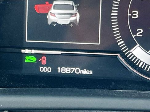 Used 2023 Toyota GR86 Premium image 12