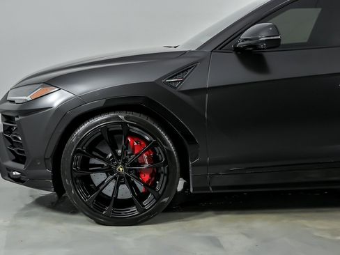 Used 2022 Lamborghini Urus AWD/4WD image 7