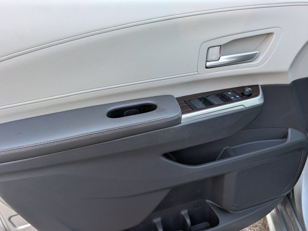 Certified 2022 Toyota Sienna XLE w/ XLE Plus Package FWD image 9