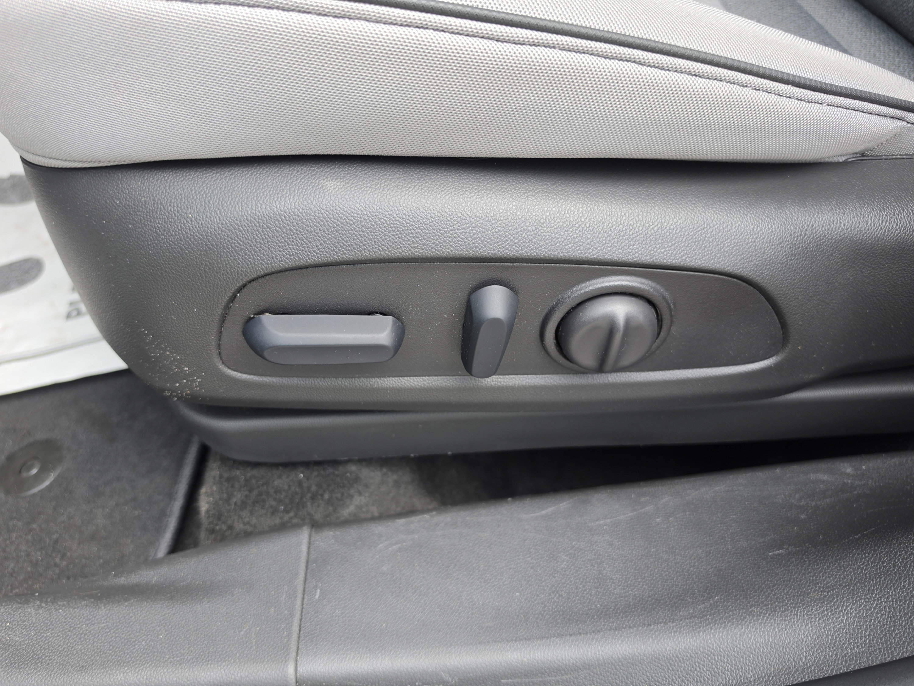 Used 2025 Chevrolet TrailBlazer LT w/ Convenience Package FWD image 26