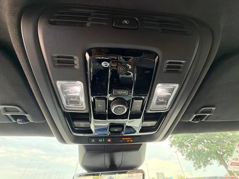 Used 2025 Cadillac Escalade Sport Platinum w/ LPO, ONYX Package AWD/4WD image 32