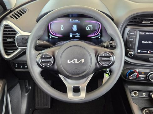 Used 2024 Kia Soul LX w/ Option Group 015 FWD image 19