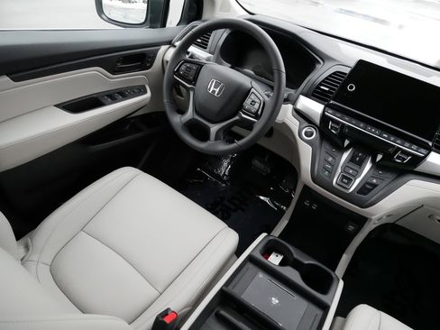 Certified 2026 Honda Odyssey EX-L image 9