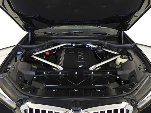 Used 2023 BMW X5 xDrive40i w/ Parking Assistance Package image 6