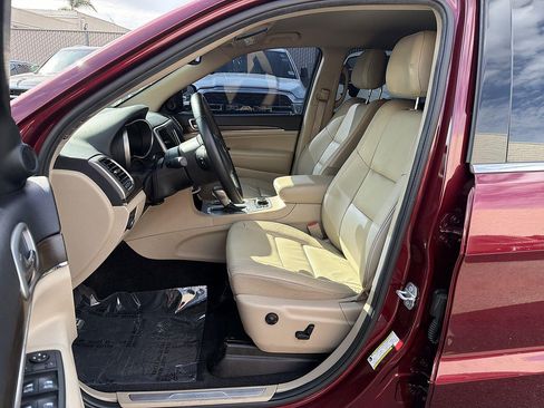 Used 2018 Jeep Grand Cherokee Limited AWD/4WD image 17