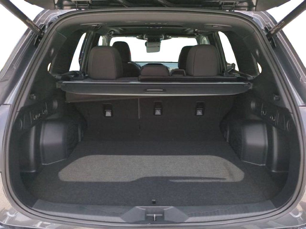 Used 2026 Subaru Forester Premium AWD/4WD image 12