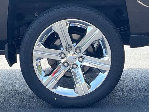 Used 2019 Chevrolet Silverado 1500 LT w/ LPO, Chrome Package AWD/4WD image 28