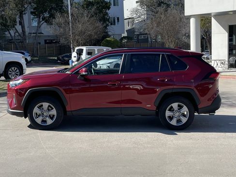 Used 2025 Toyota RAV4 XLE image 3