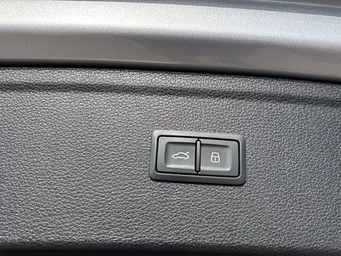 Used 2025 Audi Q5 2.0T Premium Plus w/ Premium Plus Package image 9