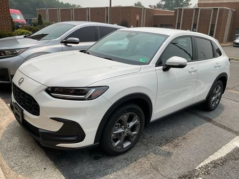 Certified 2026 Honda HR-V LX image 1