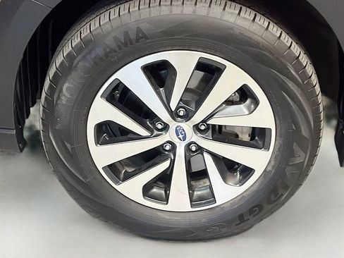 Used 2024 Subaru Outback Premium AWD/4WD image 30