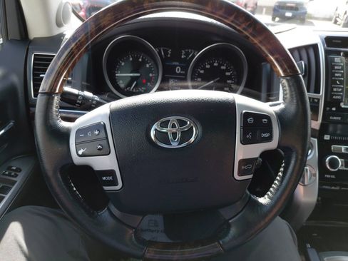 Used 2013 Toyota Land Cruiser AWD/4WD image 37