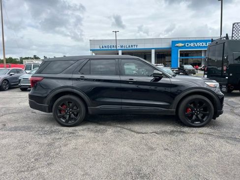 Used 2022 Ford Explorer ST w/ Equipment Group 401A AWD/4WD image 2