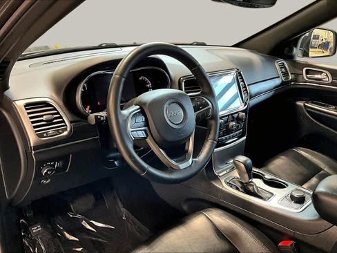 Used 2019 Jeep Grand Cherokee Limited AWD/4WD image 17