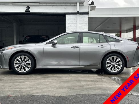 Used 2021 Toyota Mirai XLE image 7